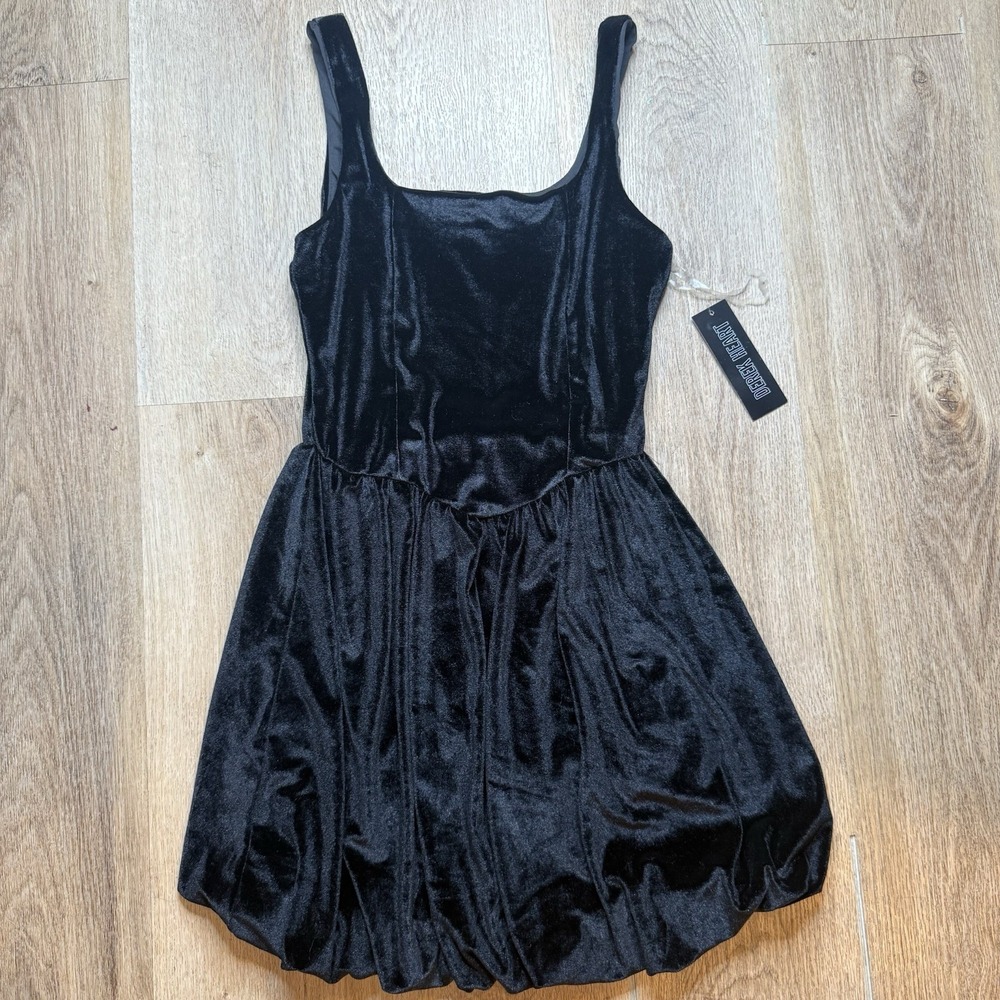 NWT Derek Heart Black Velvet Bubble Hem Dress with Built-in Shorts Skort S